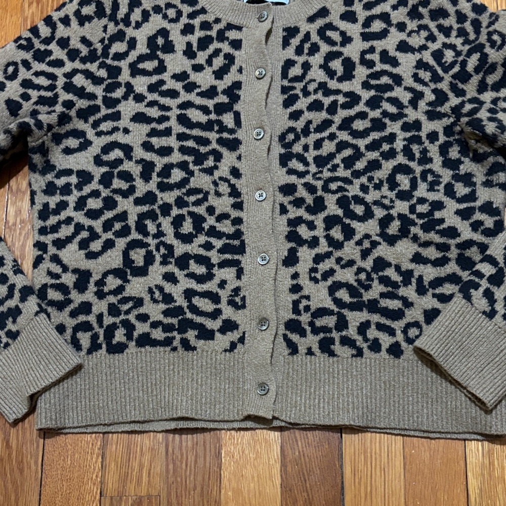 Old Navy Leopard-Print Button Cardigan - Tan & Black - Picture 3 of 6